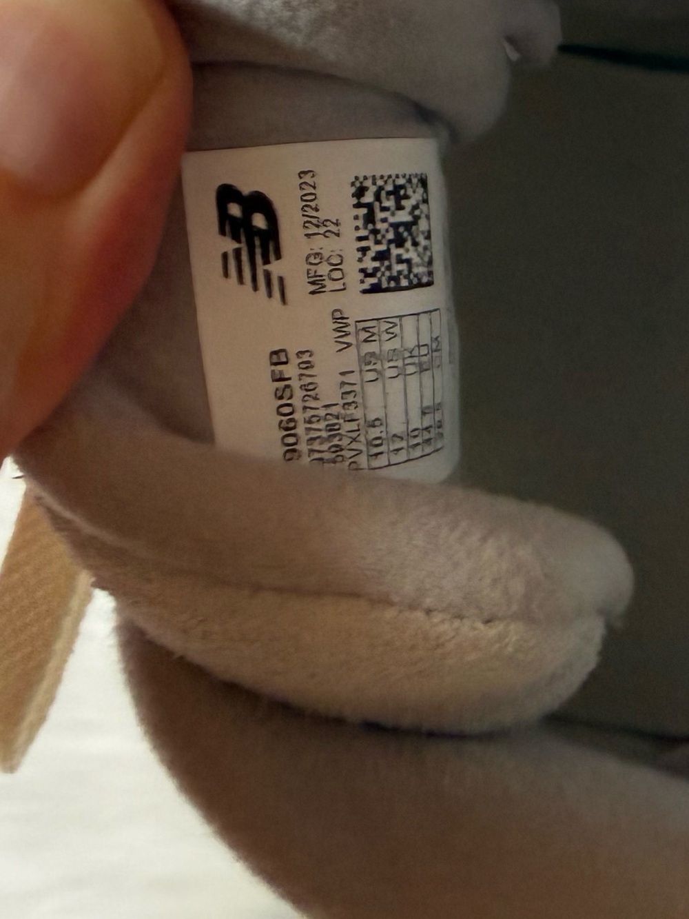 New Balance 9060 Granite Grey/Pink Sneakers M 10.5/ W 12 Worn Once - Picture 11 of 11